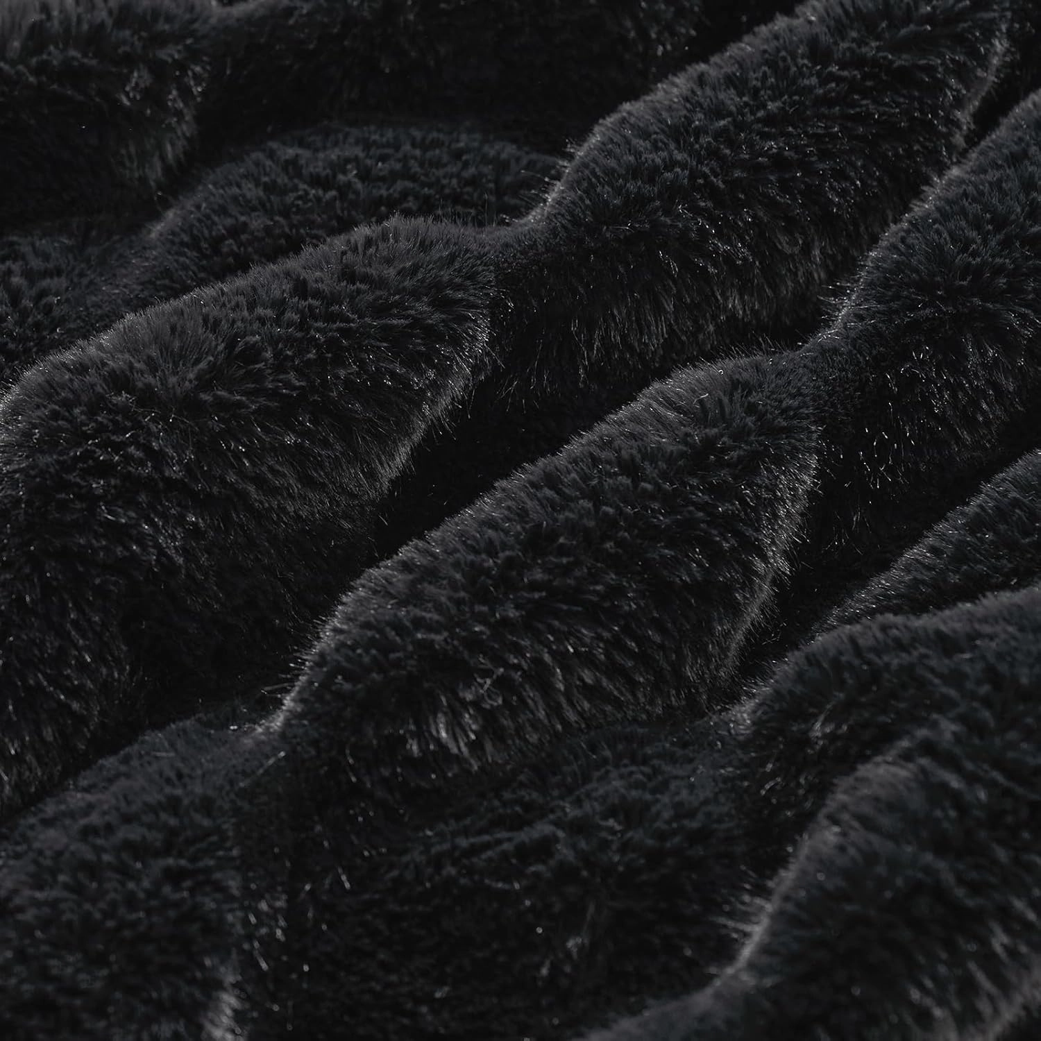 Cozy Bliss Faux Fur Throw Blanket for Couch, Cozy Warm Plush Striped Blanket for Sofa Bedroom Living Room, Black