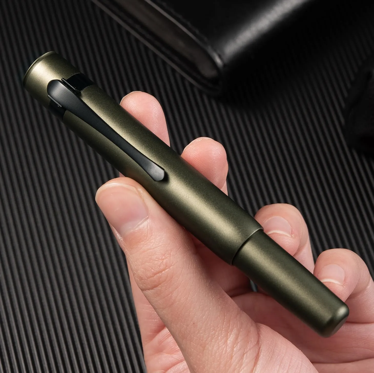 Hongdian M2 Black Forest Mini Fountain Pen, Extra Fine Soft Nib & Sleek Shape Aluminium Short Pocket Travel Pen (Army Green)