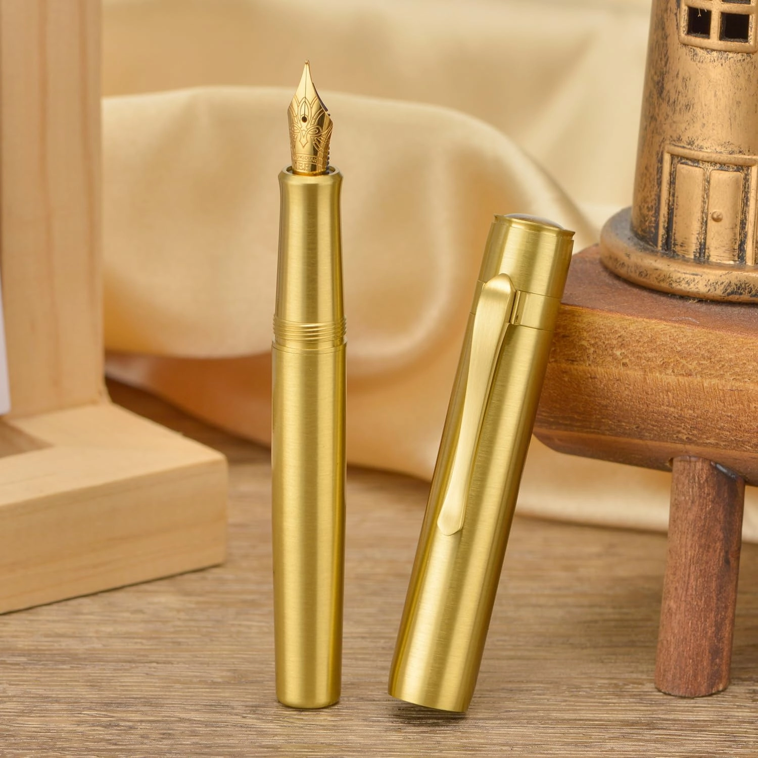 Hongdian M2 Black Forest Mini Fountain Pen, Medium Soft Golden Nib & Sleek Shape Brass Short Pocket Travel Pen (Glossy Brass)