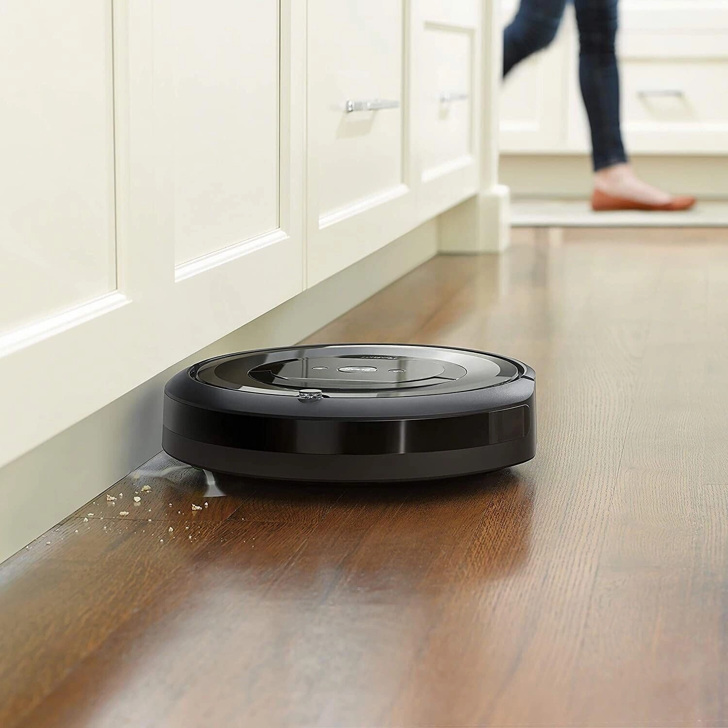 iRobot Roomba E5 (5150) Robot Vacuum - Wi-Fi Connected, Compatible with Alexa, Ideal for Pet Hair, Carpets, Hard, Self-Charging Robotic Vacuum, Black (Renewed)