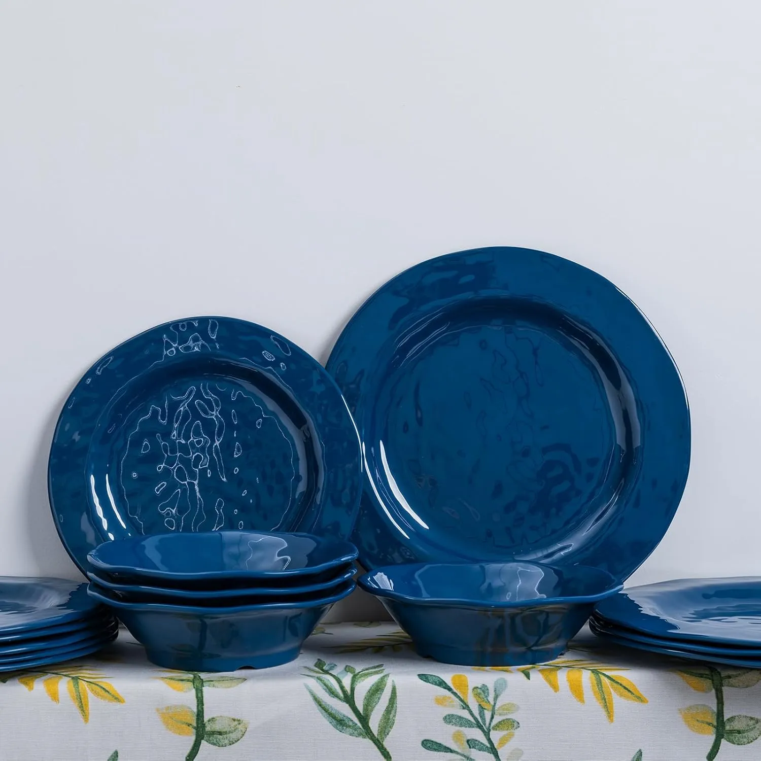 LEHAHA Blue 18-Piece Dinnerware Place Setting, Melamine Dishes for Indoor and Outdoor Dining, BPA Free, Reusable, Lightweight, Dishwasher Safe, Not Microwaveable