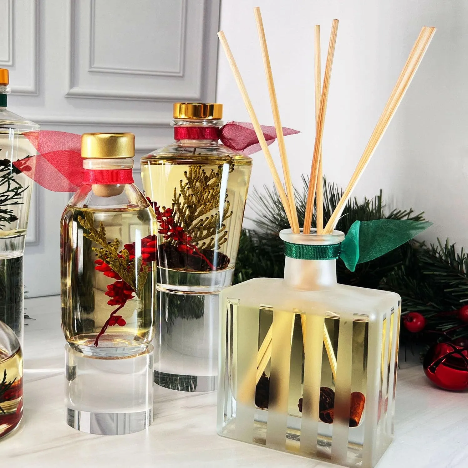 LOVSPA Tahitian Vanilla Reed Diffuser Set - Soothe by LOVSPA - Vanilla, Amber & Tonka Bean Fragrance Oil - Soothing Kitchen, Bedroom or Bath Scent