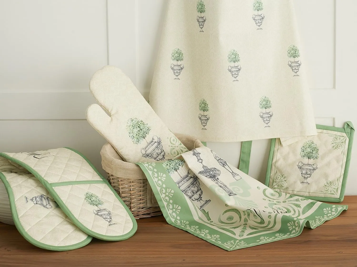 Maison d'Hermine Cloth Napkins Set of 4 100% Cotton Everyday Reusable Square Napkins Cloth Washable, Dinner, Party, Wedding, Restaurant, Spring/Summer (Jardin Du Roy, 20" x 20")