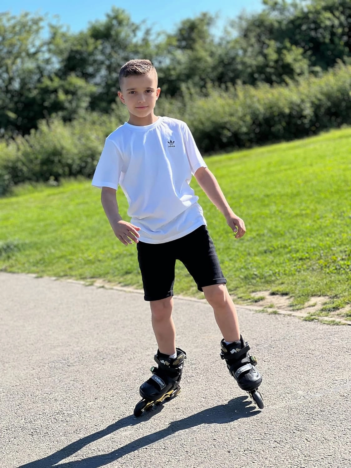MammyGol Inline Skates for Boys and Girls Youth, 4 Size Adjustable Roller Skates with PU Flashing Wheels, Aggressive Inline Skates High Performance for Kids Age 6-12