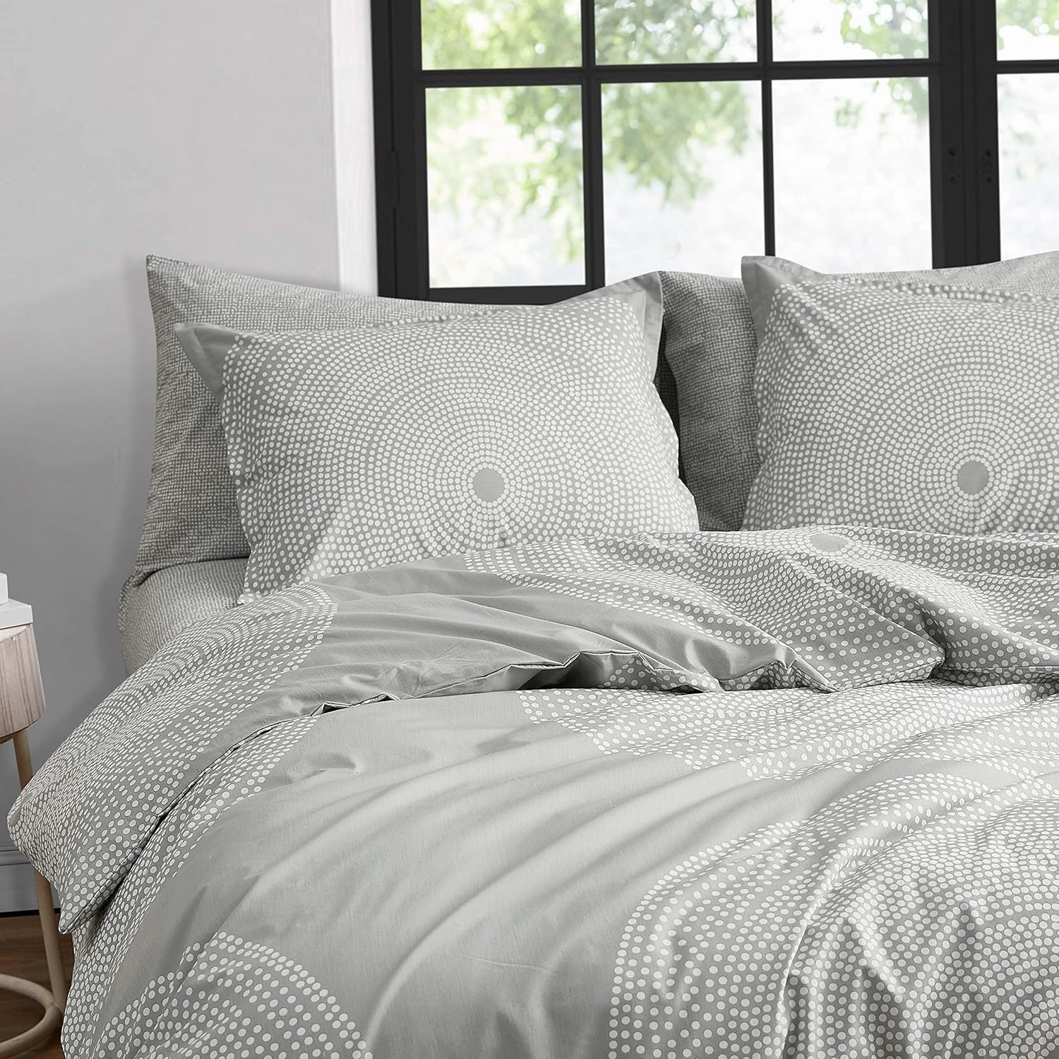 MARIMEKKO - Queen Duvet Cover Set, Smooth Cotton Percale Bedding with Matching Shams, Lightweight Home Decor (Fokus Grey, Queen)