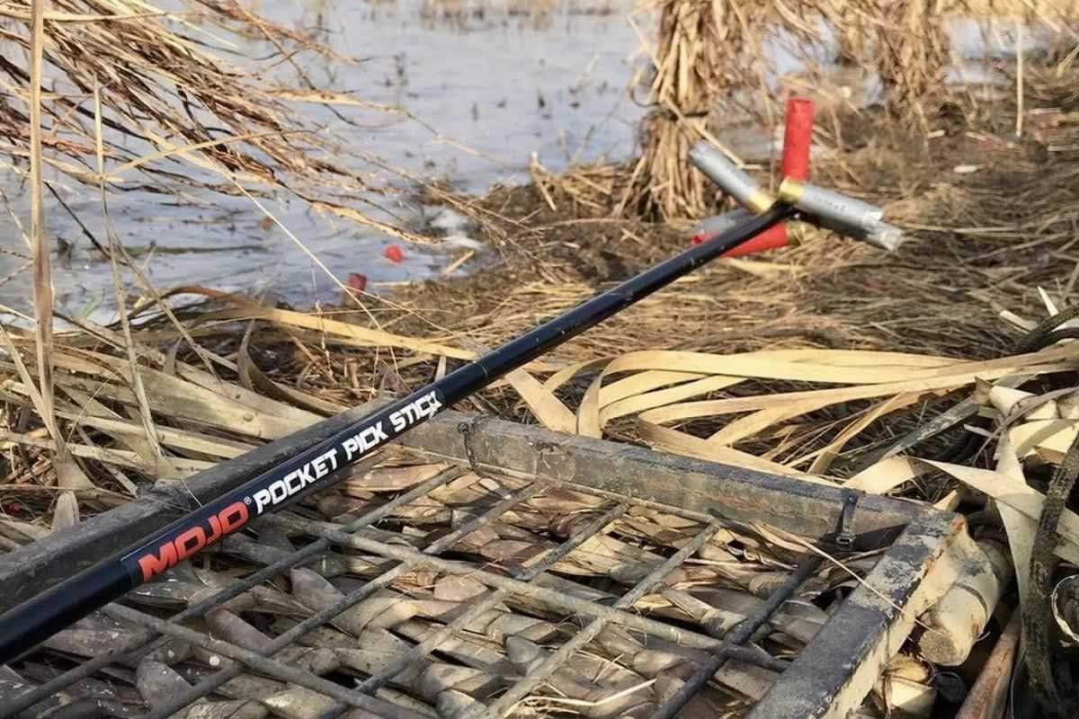 MOJO Outdoors Pick Stick Portable Shotgun Shell Hull Retriever Magnetic Pickup Tool