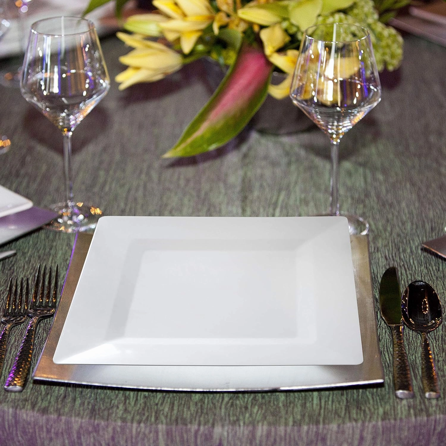 Oasis Creations White Square Plates Set 10" - 50 count - Premium Hard White Plastic - Disposable and Reusable - Salad Appetizer Dinner Party Plate Set