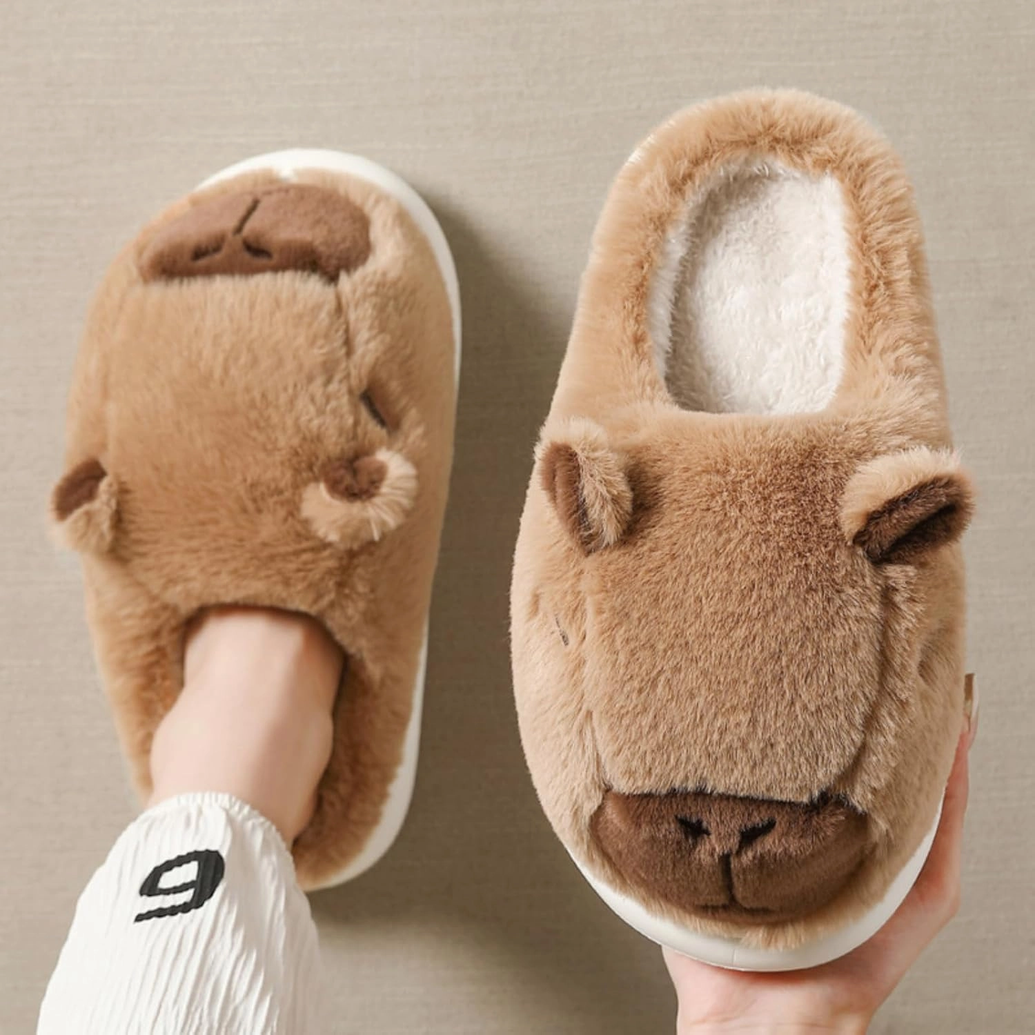 Parent-Child Fuzzy Slippers Cute Capybara Shape Soft Cozy Warm Anti-Slip Soles Indoor Fluffy Slippers Gift for Christmas