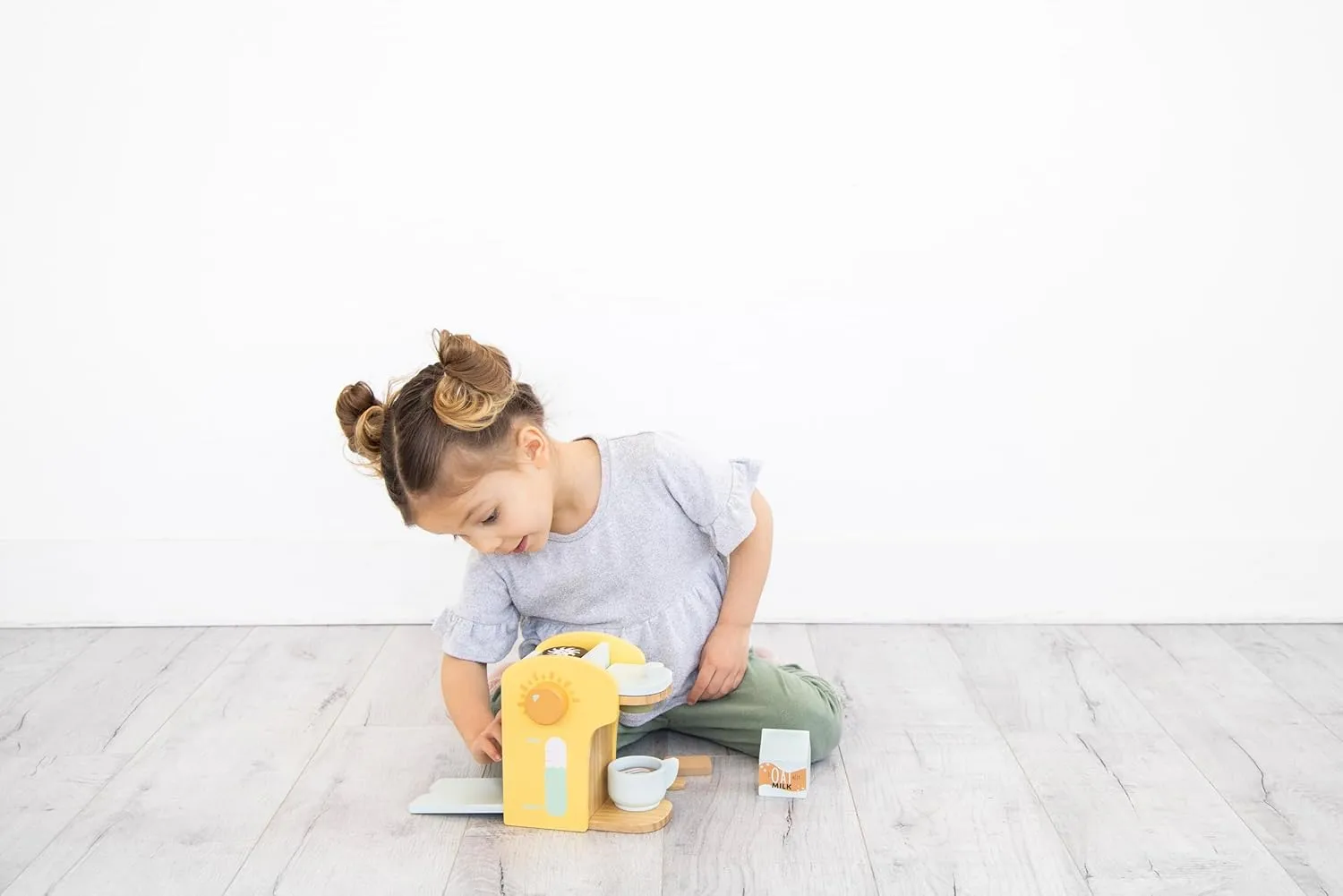 Pearhead Barista in Training Montessori Toy Coffee Maker, Wooden Pretend Play Toy Set for Developmental Learning, Play Kitchen Set for Toddlers Ages 3  Years, 9 Piece Wooden Play Toy Set