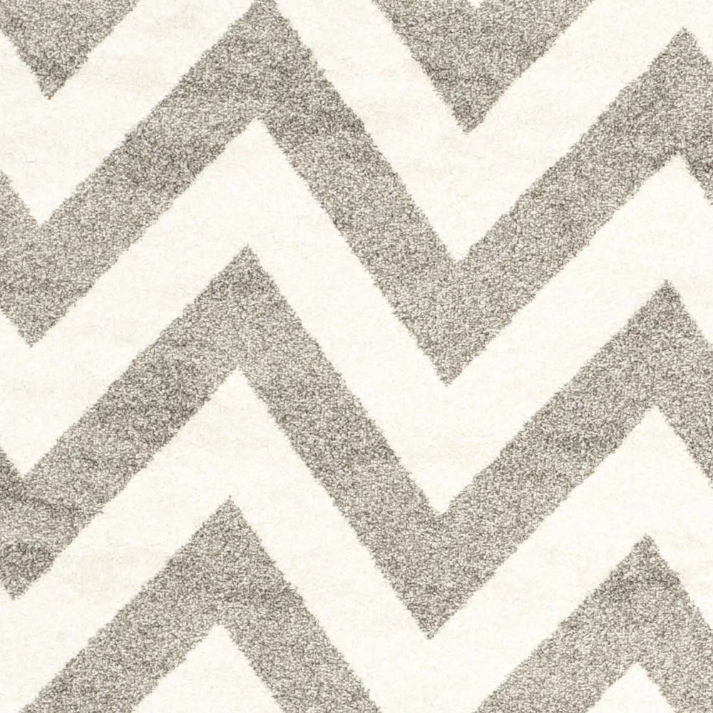 SAFAVIEH Amherst Collection 9' Round Dark Grey/Beige AMT419R Chevron Non-Shedding Dining Room Entryway Foyer Living Room Bedroom Area Rug