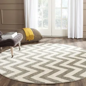SAFAVIEH Amherst Collection 9' Round Dark Grey/Beige AMT419R Chevron Non-Shedding Dining Room Entryway Foyer Living Room Bedroom Area Rug