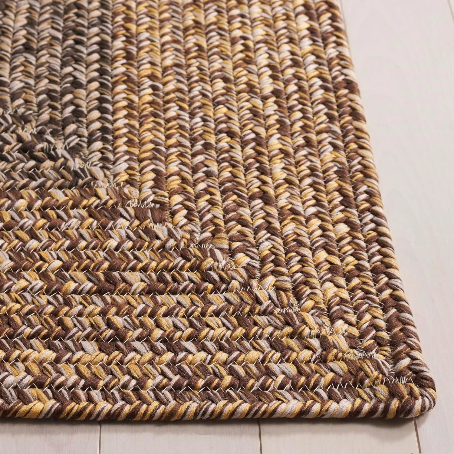 Safavieh Braided Collection Area Rug - 5' x 8', Brown/Gold, Geometric Design, Machine Washable Indoor/Outdoor & Washable-Ideal for Patio, Backyard, Mudroom (BRD318T)