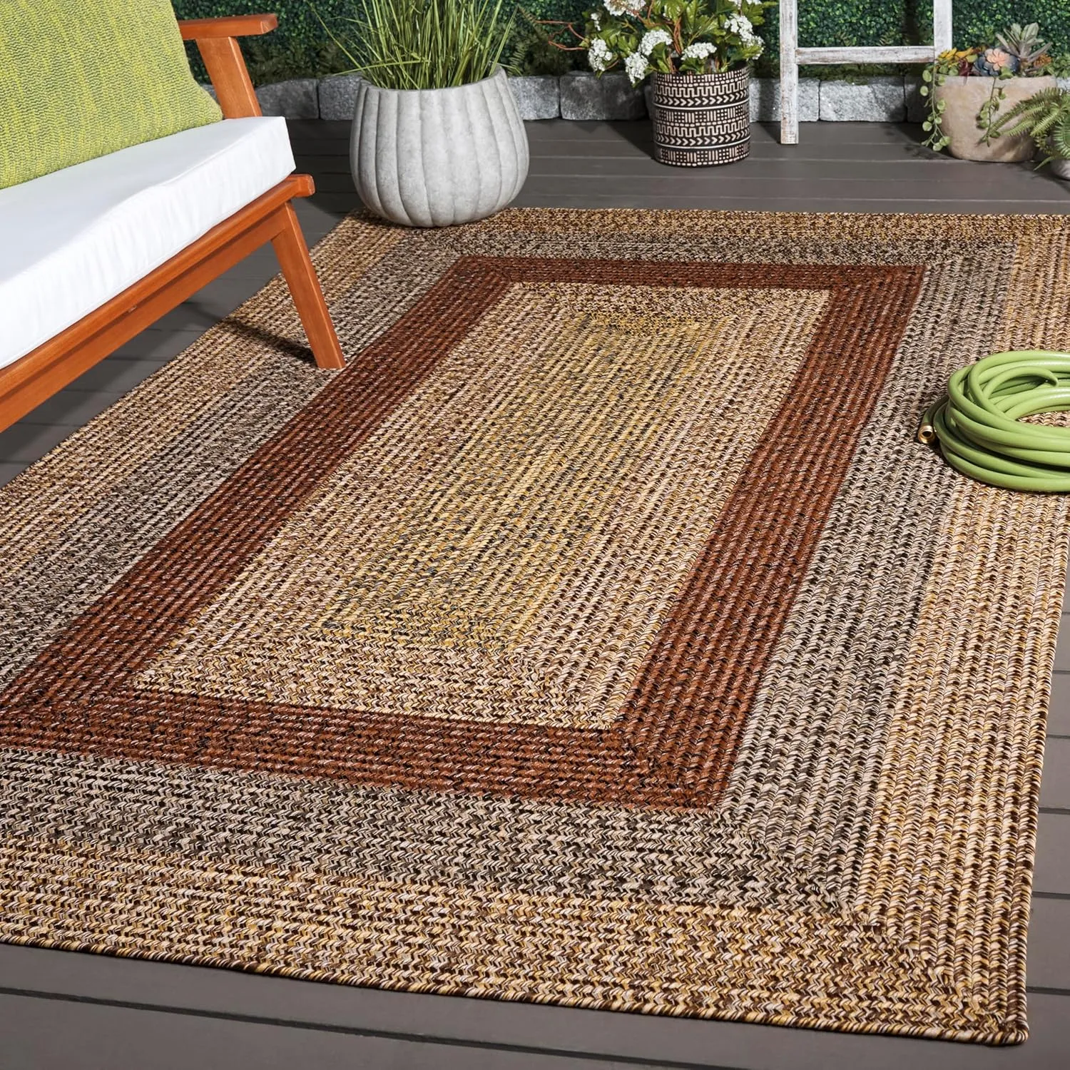Safavieh Braided Collection Area Rug - 5' x 8', Brown/Gold, Geometric Design, Machine Washable Indoor/Outdoor & Washable-Ideal for Patio, Backyard, Mudroom (BRD318T)