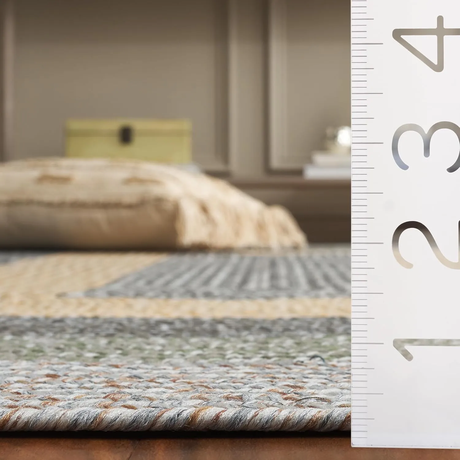 Safavieh Braided Collection Area Rug - 5' x 8', Grey/Green, Geometric Design, Machine Washable Indoor/Outdoor & Washable-Ideal for Patio, Backyard, Mudroom (BRD318F)