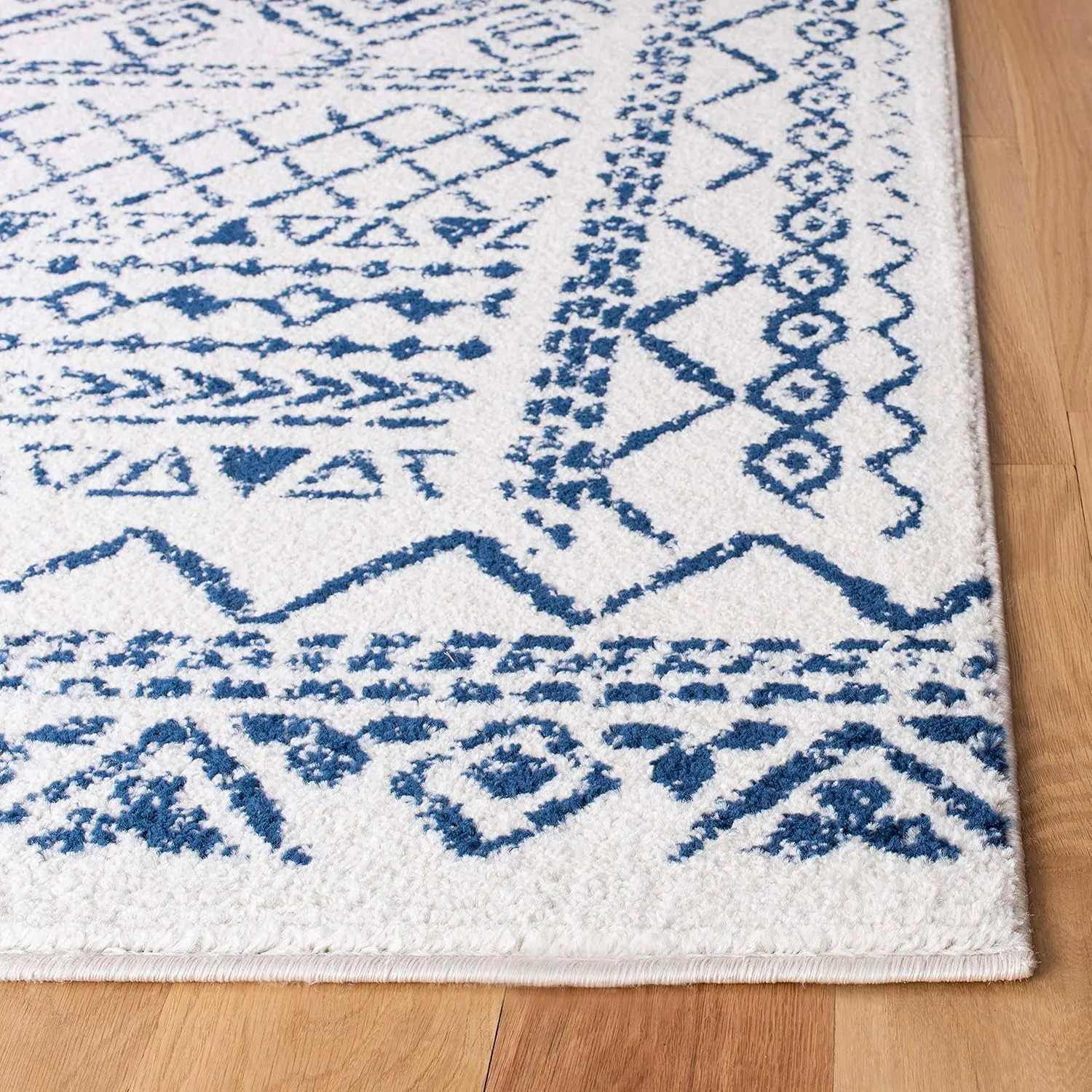 SAFAVIEH Tulum Collection Runner Rug - 2' x 8', Ivory & Navy, Moroccan Boho Distressed Design, Non-Shedding & Easy Care, Ideal for High Traffic Areas in Living Room, Bedroom (TUL268C)