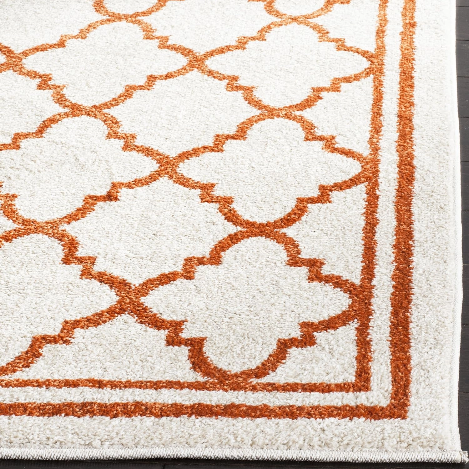 SAFAVIEH Amherst Collection Area Rug - 8' x 10', Beige & Orange, Moroccan Trellis Design, Non-Shedding & Easy Care, Ideal for High Traffic Areas in Living Room, Bedroom (AMT422F)
