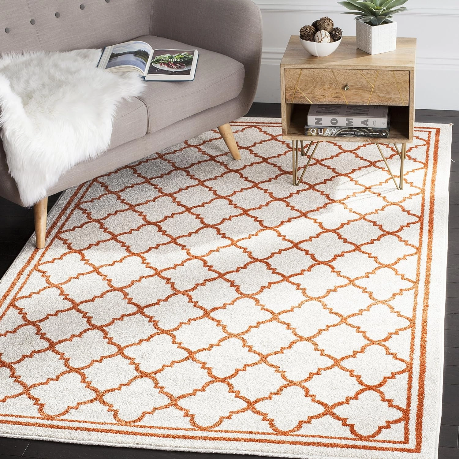SAFAVIEH Amherst Collection Area Rug - 8' x 10', Beige & Orange, Moroccan Trellis Design, Non-Shedding & Easy Care, Ideal for High Traffic Areas in Living Room, Bedroom (AMT422F)
