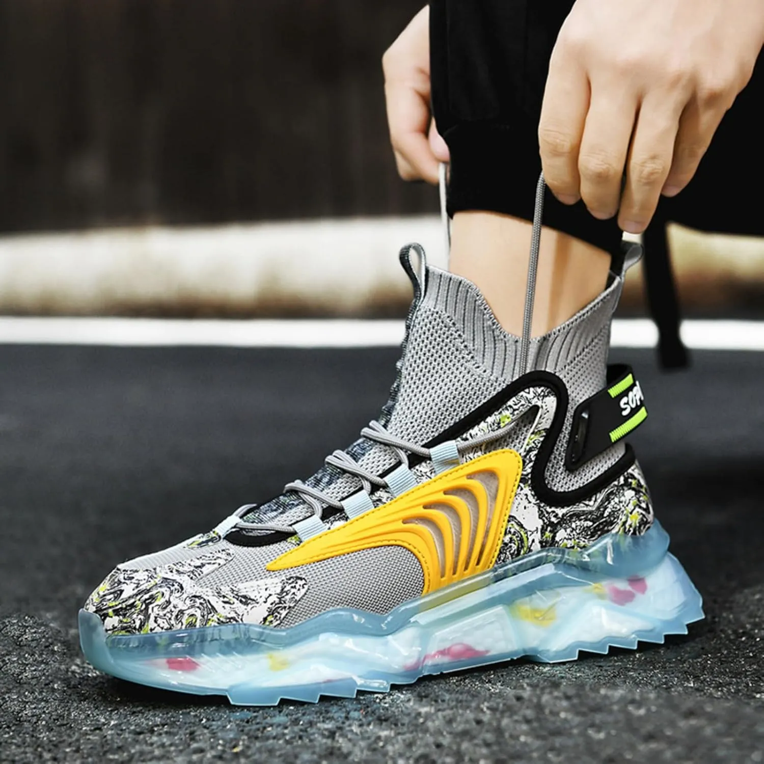 These Men's Basketball Shoes are Ultra - Light. They Make Every Movement Effortless, Whether You're Dribbling on The Court, Running a Quick Lap, or Walking Around School.